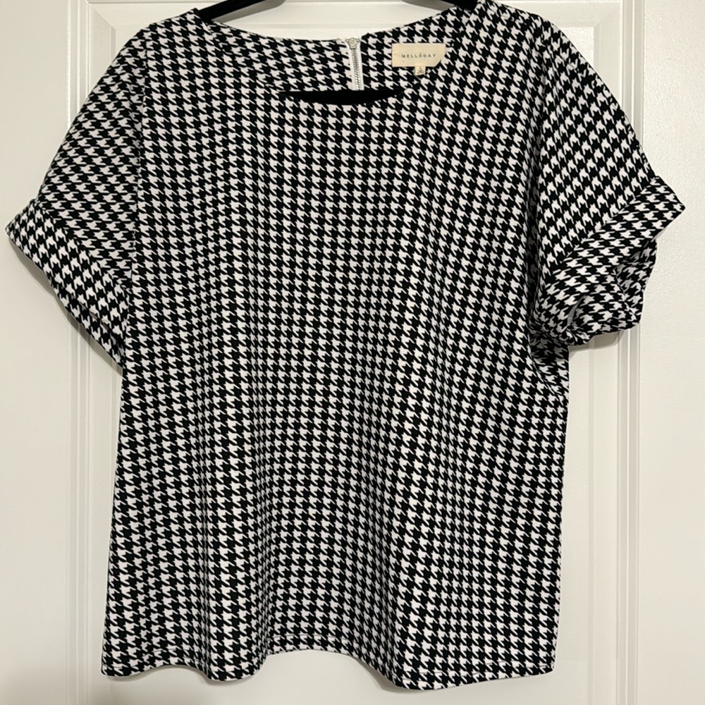 MELLODAY Black and White Houndstooth Short Sleeve Top